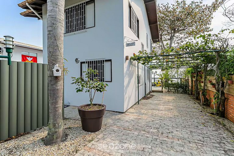 Bela casa frente mar em Santo Antônio CDA1647