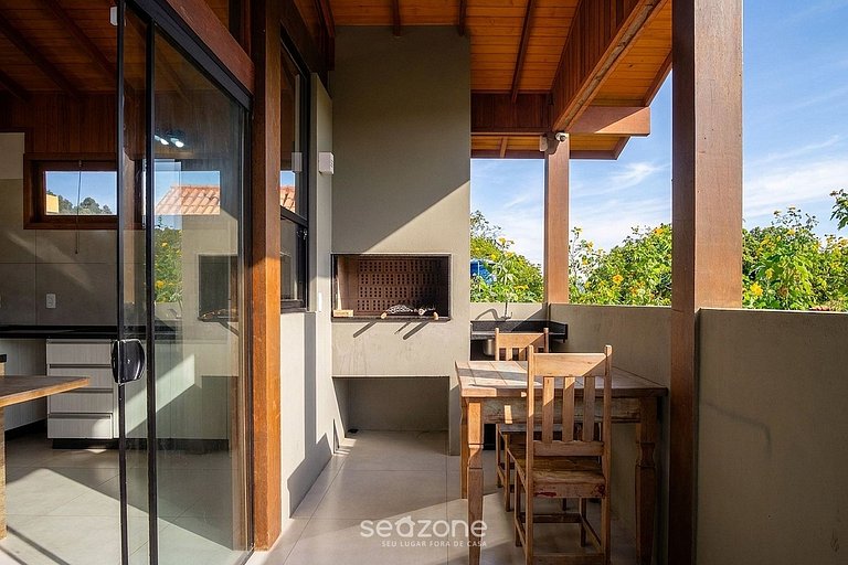 Casa com churrasq e vista para a montanha PRU0000