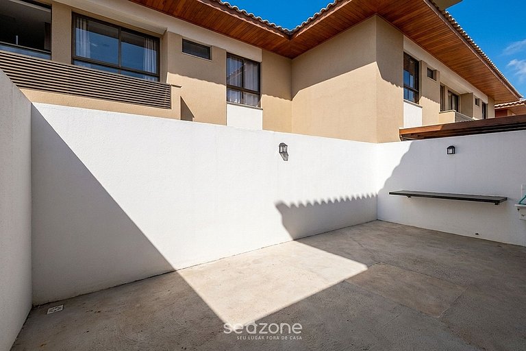 Casa em condo c piscina em Itacimirim IBV0013