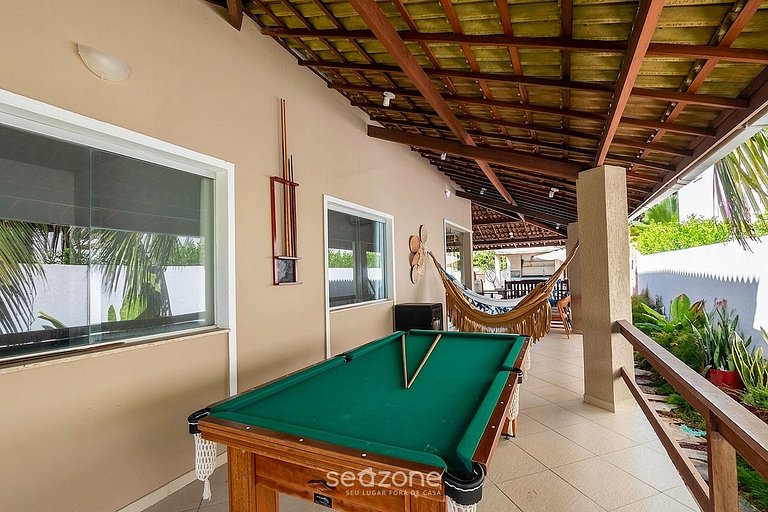 Casa em Cond. c/ Piscina e 4 Suítes CDD0077