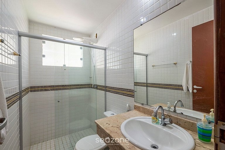 Casa em Cond. c/ Piscina e 4 Suítes CDD0077