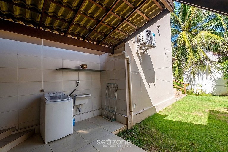Casa em Cond. c/ Piscina e 4 Suítes CDD0077