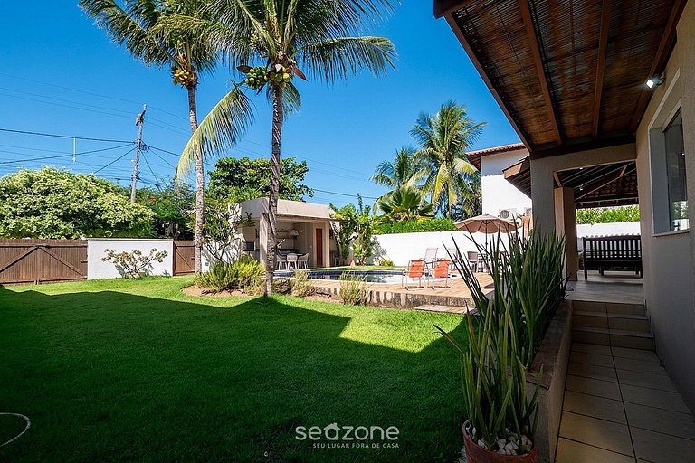 Casa em Cond. c/ Piscina e 4 Suítes CDD0077
