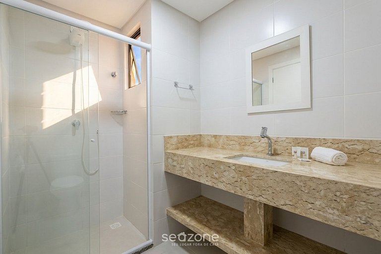 Apto. em Cond. c/ piscina e vista p/ mar SKL0504