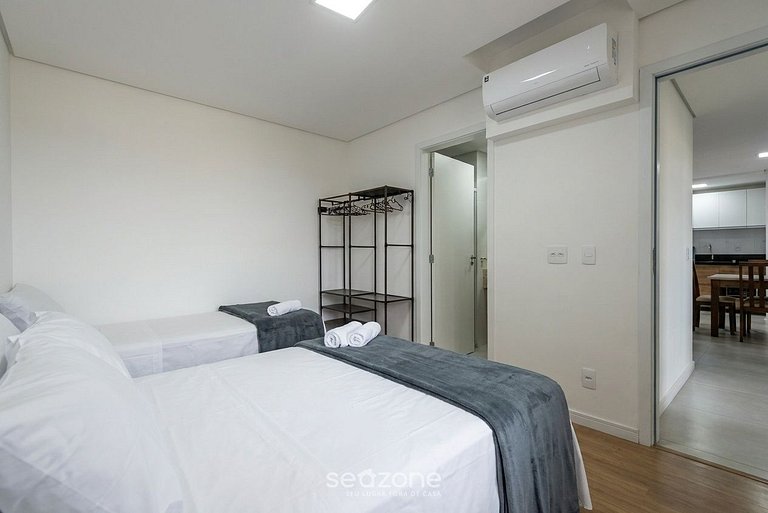 Apto. em Cond. c/ piscina e vista p/ mar SKL0504