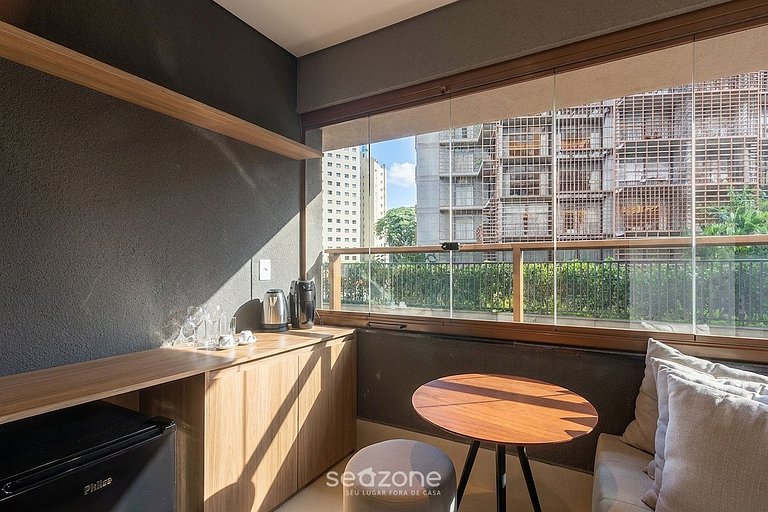 Studio con balcón en cond. con piscina HMJ0207