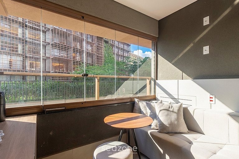 Studio c/ varanda em Cond. c/ piscina HMJ0207