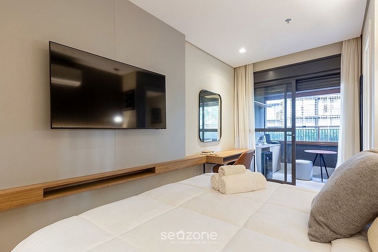 Studio con balcón en cond. con piscina HMJ0207