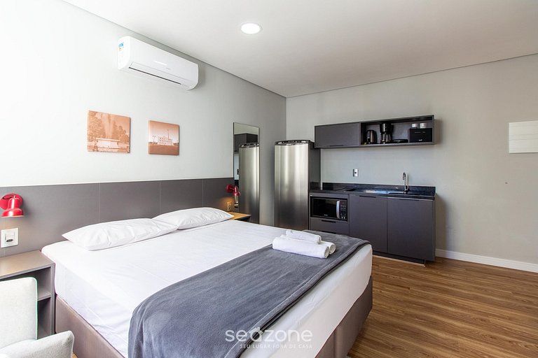 Confort en Cond. c/ Piscina en Centro POA TCO0811