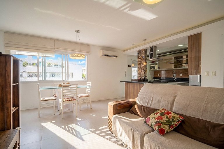 Apt c/ churrasq. prox. da praia de Jurerê SGA0815
