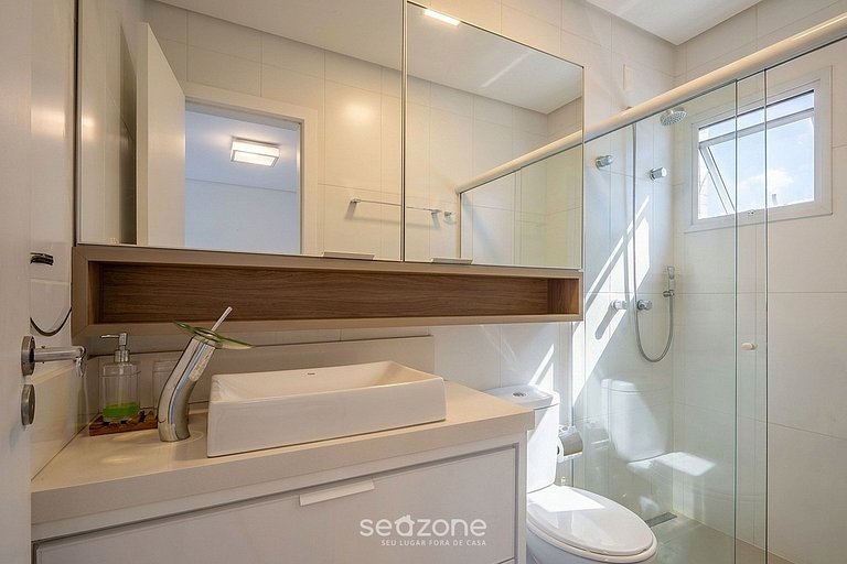 Apt c/ churrasq. prox. da praia de Jurerê SGA0815