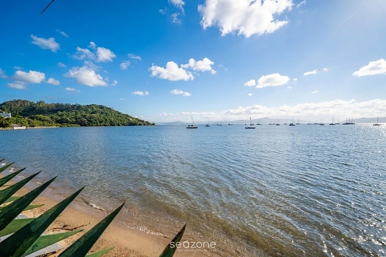 Bela casa frente mar em Santo Antônio CDA1647