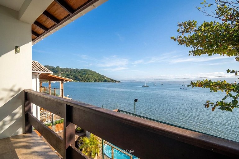 Bela casa frente mar em Santo Antônio CDA1647