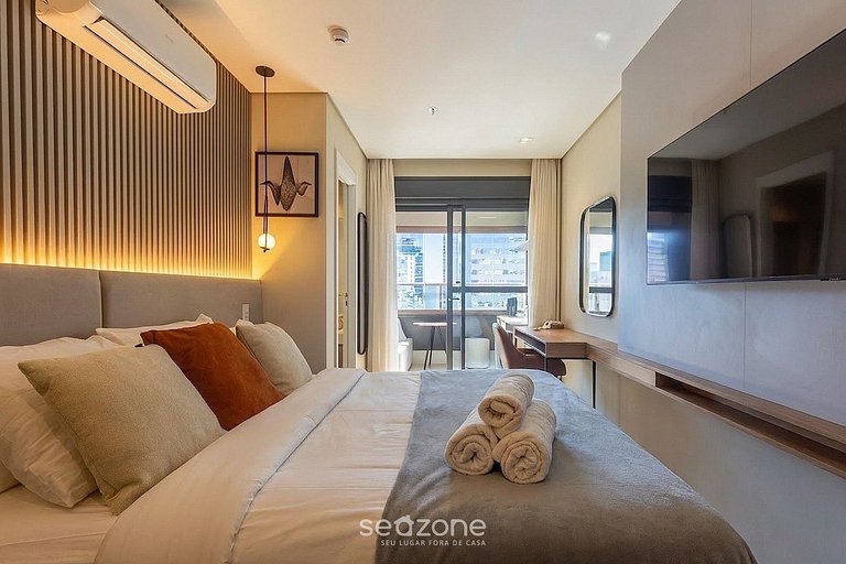 Studio contemporâneo com varanda HMJ0714