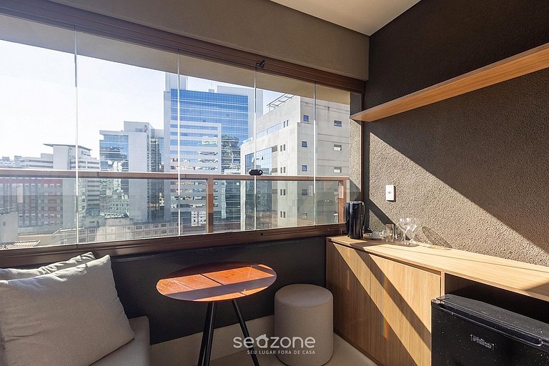 Studio contemporâneo com varanda HMJ0714