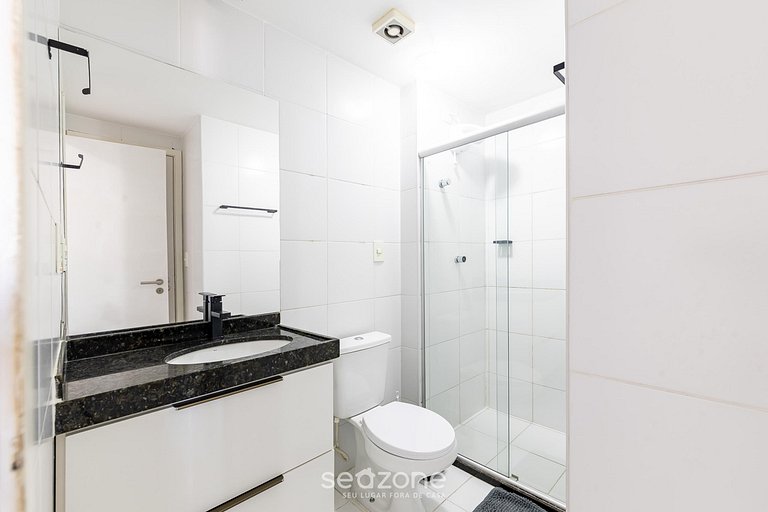 Apto. em Cond. c/ Piscina e Academia GTW0069