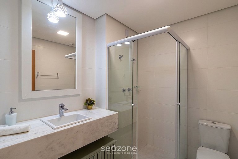 Apto. acogedor en condominio con piscina AVR0503