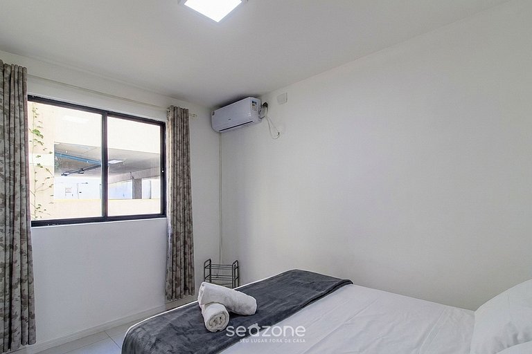 Apto. con balcón en cond. con piscina MCB0203