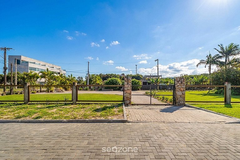 Apto duplex em Bombinhas 200m da praia VLE008 Seazone