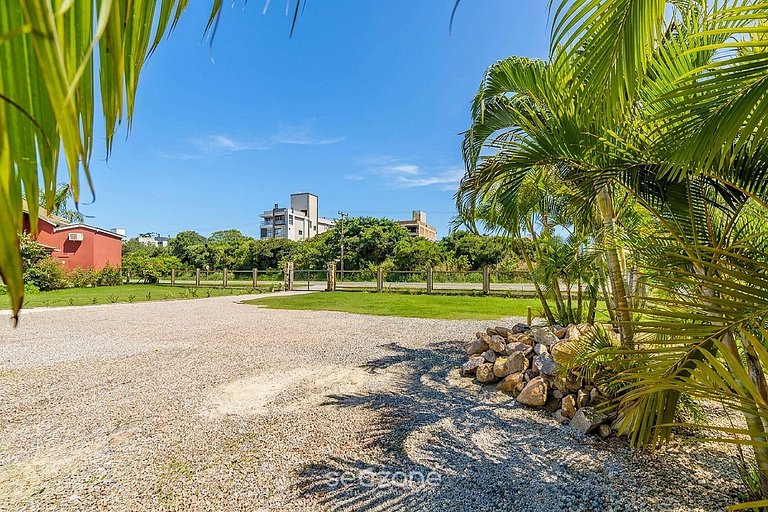 Apto dúplex en Bombinhas a 200m de la playa VLE008 Seazone