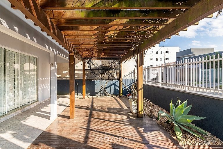 Casa c/ Churrasq. a 290m da Praia Alegre JAF0285