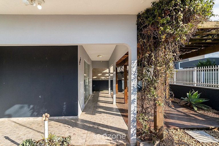 Casa c/ Parrilla a 290m de Praia Alegre JAF0285
