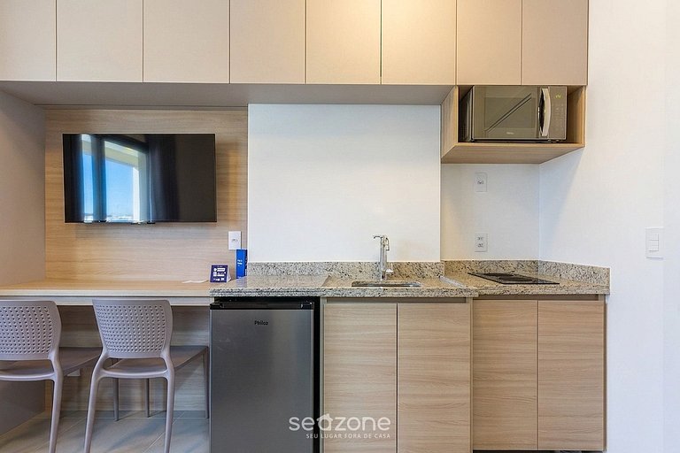 Studio c/ varanda em Cond. c/ Piscina GBN0506