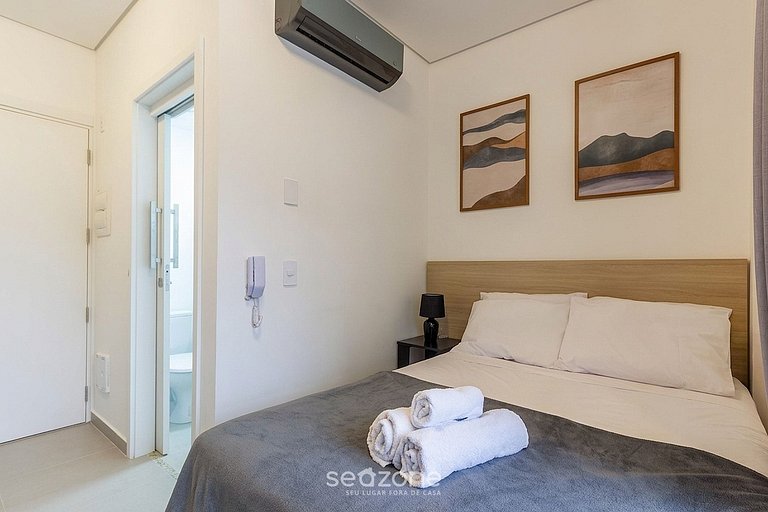 Studio c/ varanda em Cond. c/ Piscina GBN0506