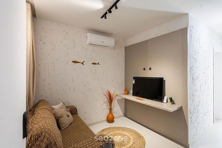 Apt em Cond. c/churrasq a passos da praia CUMD0002