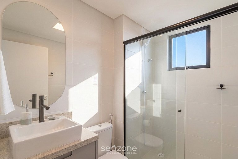 Apto. en Cond. c/ piscina y vista al mar SKL1002