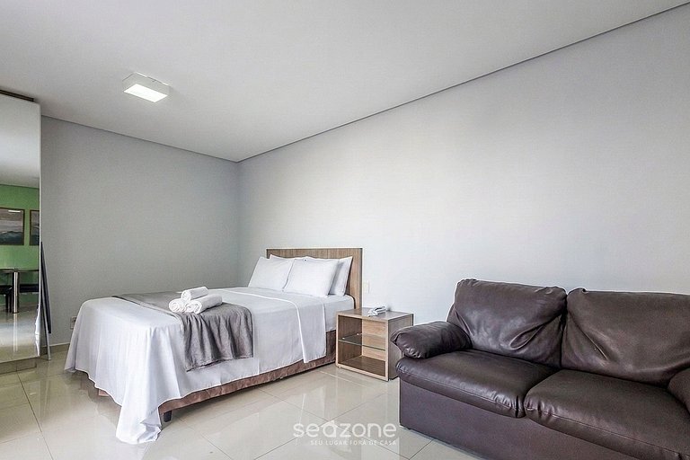 Studio c/ varanda em Cond. c/ Piscina CRY2208