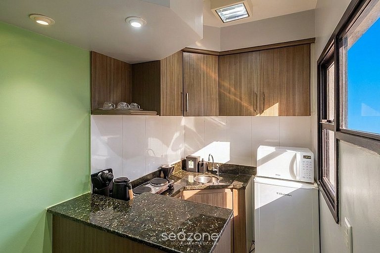 Studio c/ varanda em Cond. c/ Piscina CRY2208
