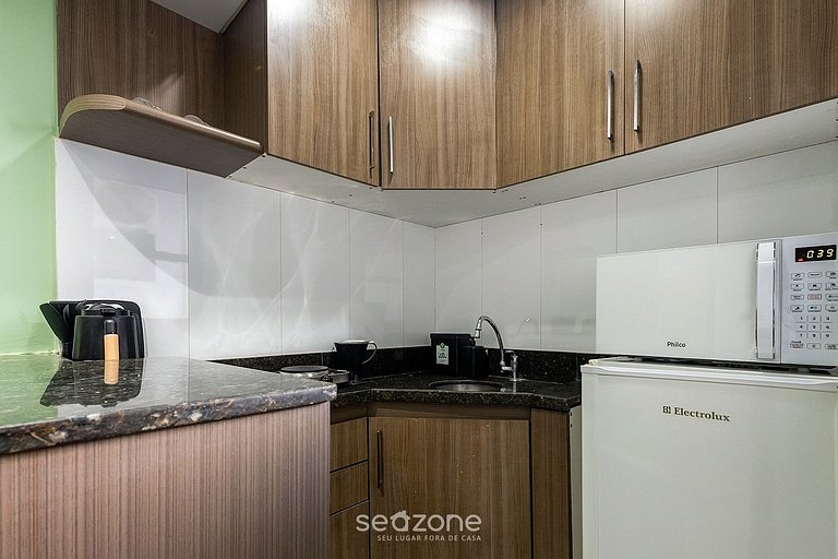 Studio c/ varanda em Cond. c/ Piscina CRY2208
