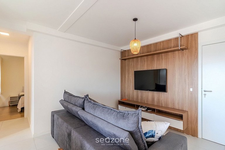 Apto. Moderno em Cond. c/ Piscina SKL1505