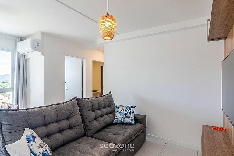 Apto. Moderno em Cond. c/ Piscina SKL1505