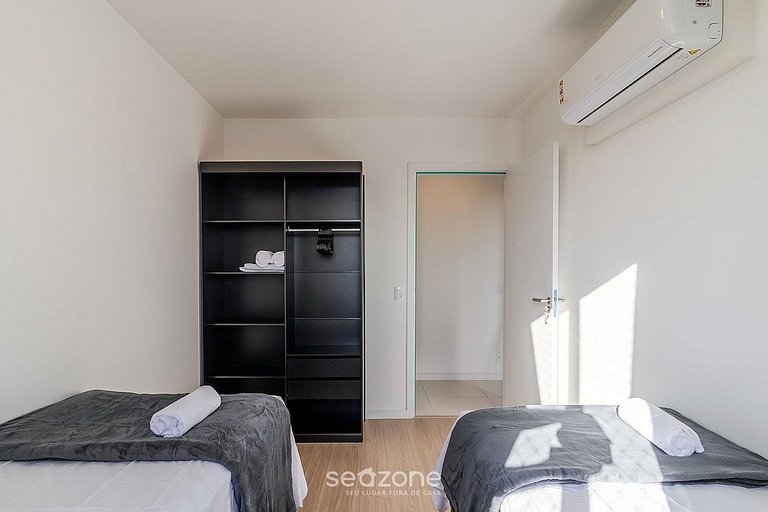 Apto. moderno en condominio con piscina SKL1505