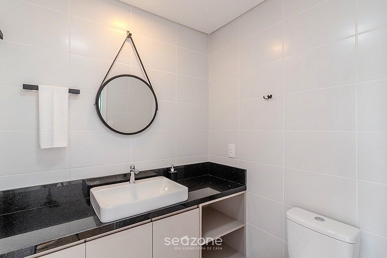 Apto. moderno en condominio con piscina SKL1505