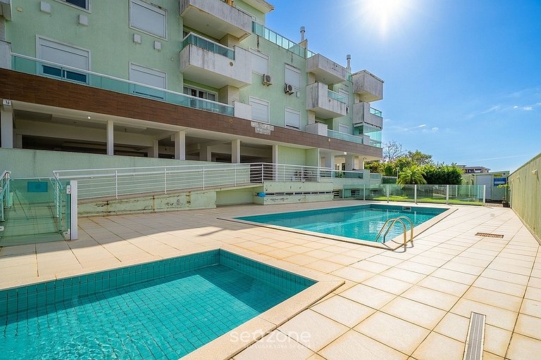 Apto. en Cond. c/ piscina y vista al mar ENT0102