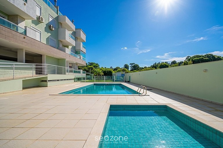 Apto. em Cond. c/ piscina e vista mar ENT0102