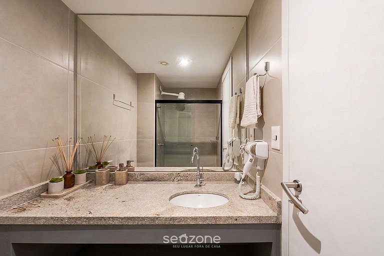 Studio em Cond. c/ piscina prox. do mar ARU0123