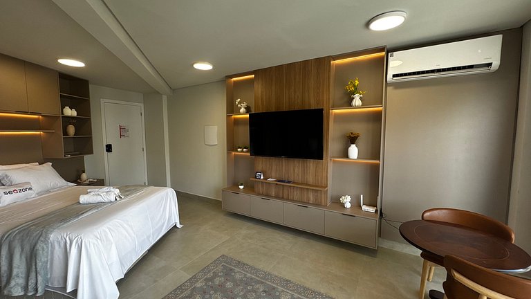 Studio en cond. con piscina y gimnasio MSU0906