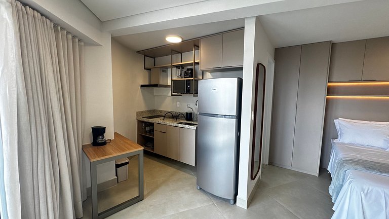 Studio en cond. con piscina y gimnasio MSU0906