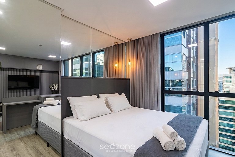Ap en cond. c/piscina 350m de Meia Praia IFT1505
