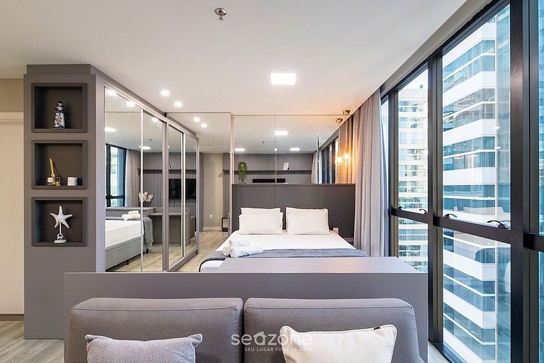 Apto em Cond. c/piscina 350m da Meia Praia IFT1505