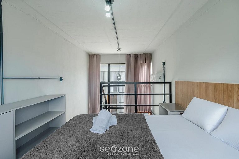 Loft c/ Varanda a 50m da Praia PLO0004