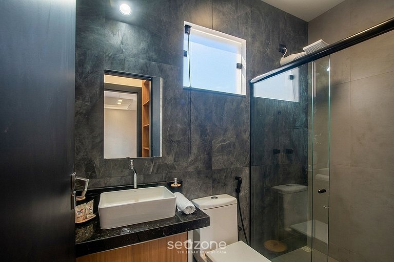 Apto. em Cond. c/ Piscina prox. da praia DVB0001