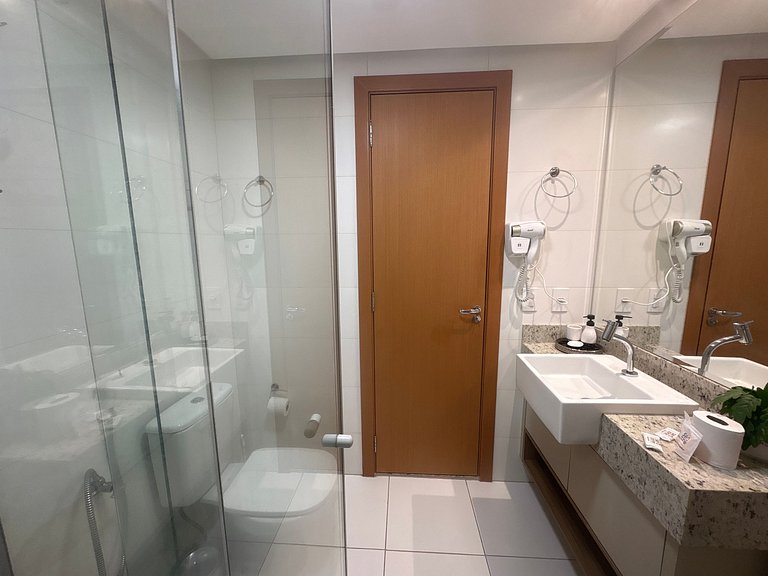 Studio em Cond. c/ Piscina e Varanda LHG0506