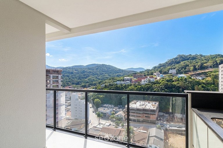 Apartamento con balcón y vista a la ciudad AUS1401