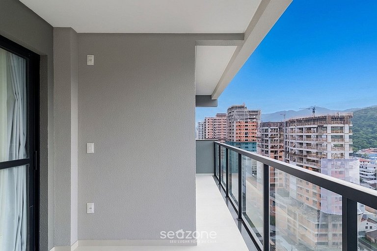 Apartamento con balcón y vista a la ciudad AUS1401