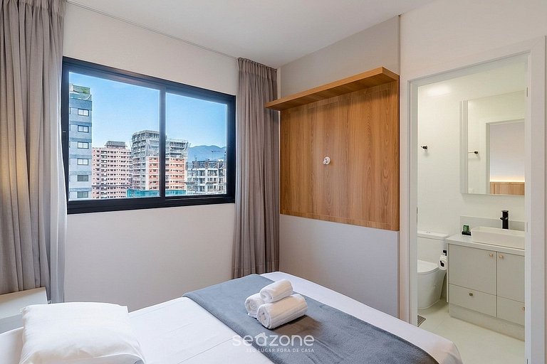 Apartamento con balcón y vista a la ciudad AUS1401